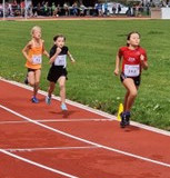 Leonie-auf-den-2.5-Stadionrunden