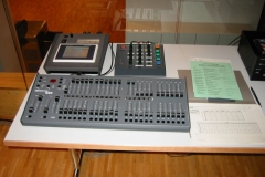 108-0851_IMG